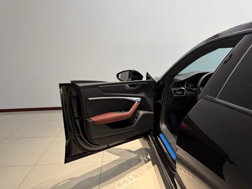 Audi A7L — миниатюра 7