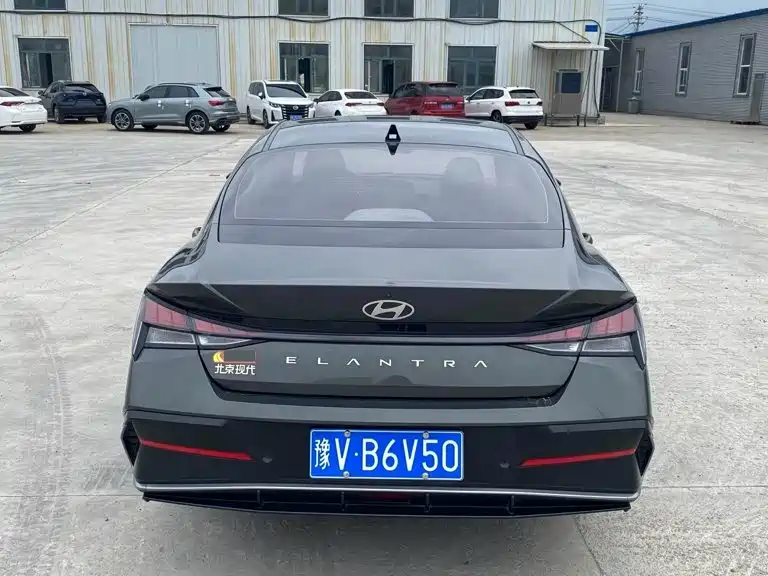 Hyundai Elantra — миниатюра 4