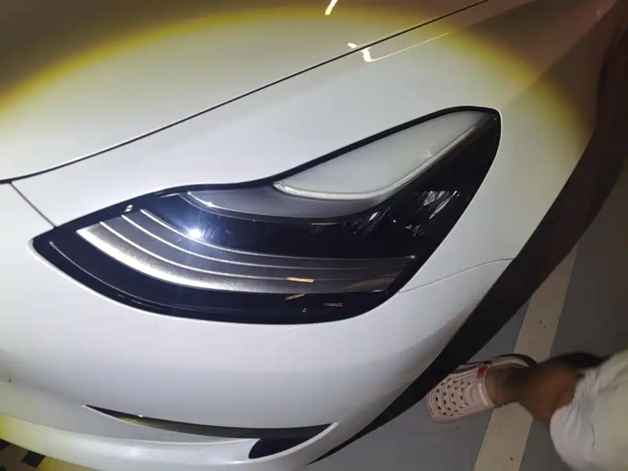 Tesla Model 3 — миниатюра 5