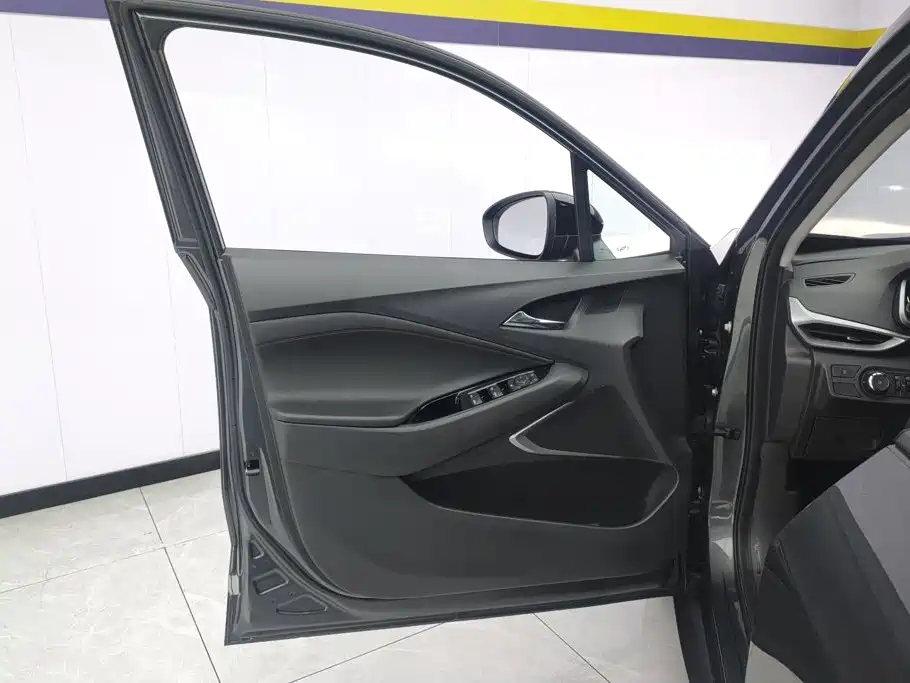 Chevrolet Volando — миниатюра 7