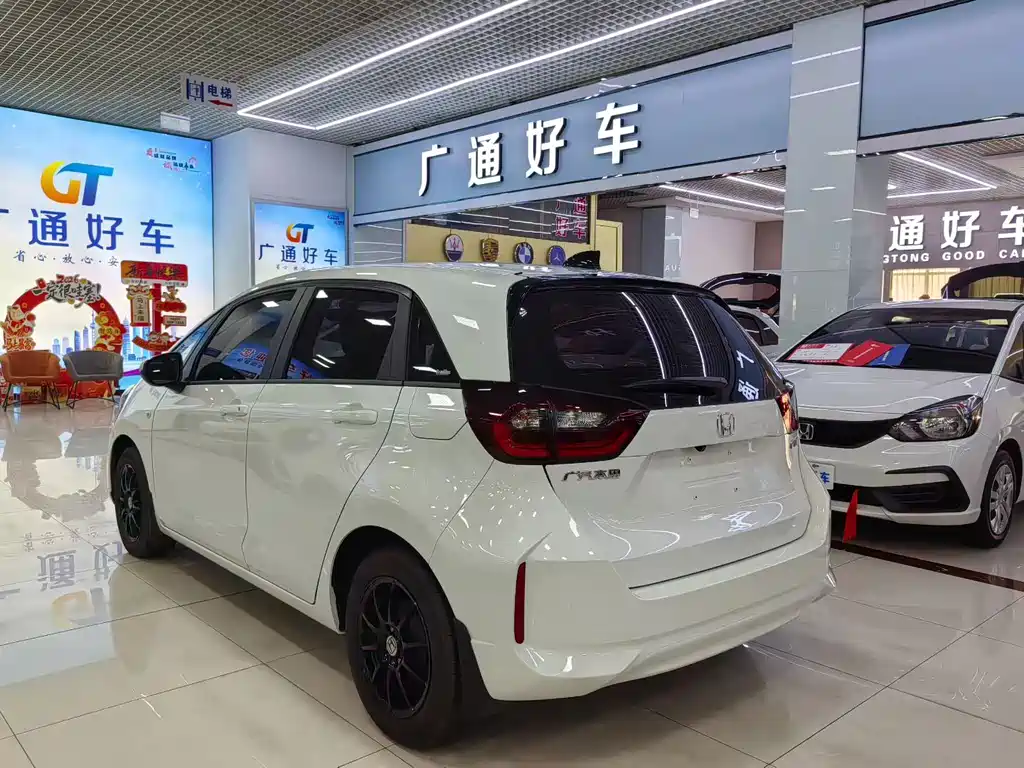 Honda Fit — миниатюра 8