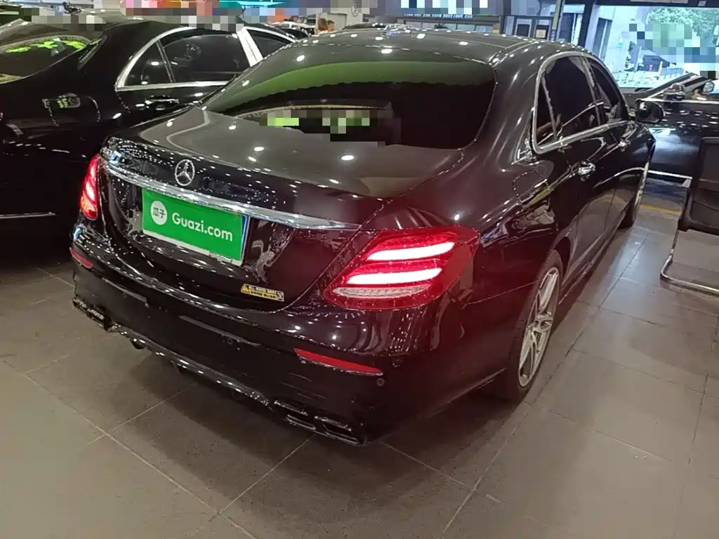 Mercedes-Benz E-Class — миниатюра 7