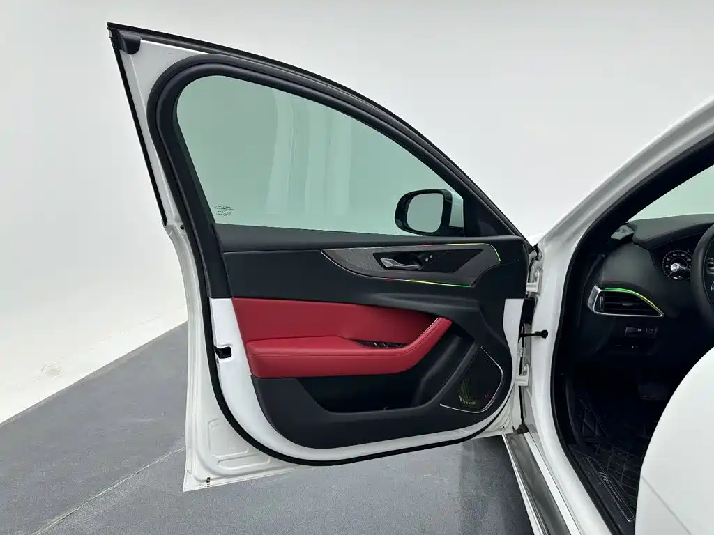 Jaguar XEL — миниатюра 11