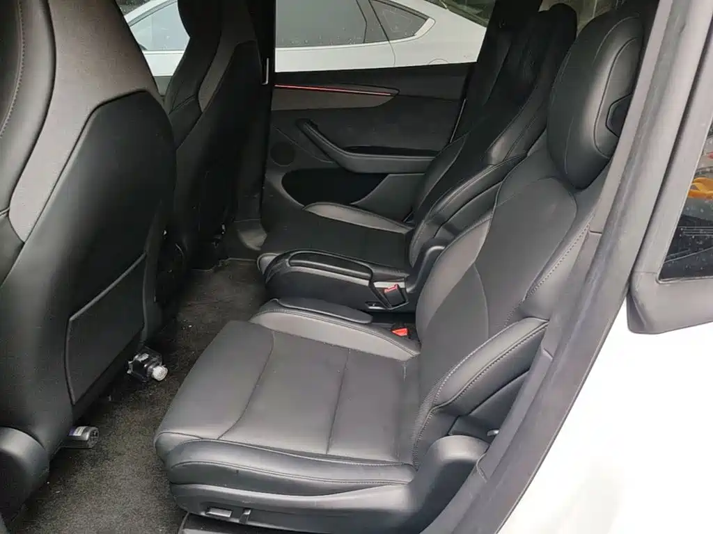 Tesla Model Y L — миниатюра 17