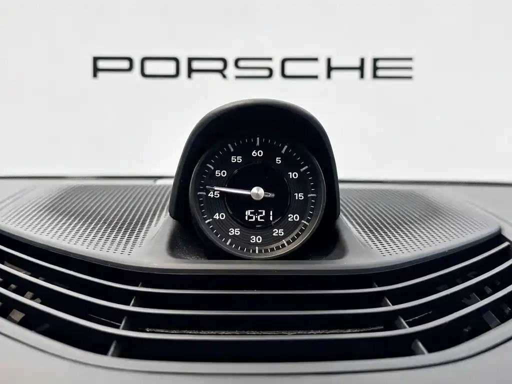 Porsche Taycan — миниатюра 8
