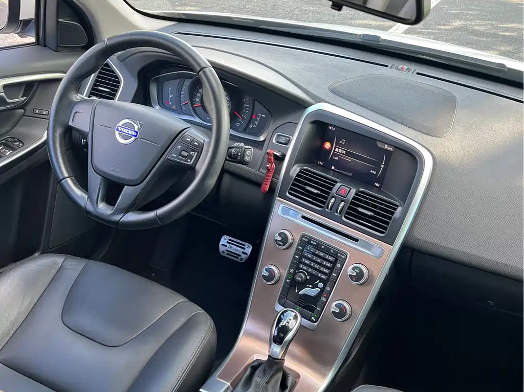 Volvo XC60 — миниатюра 12