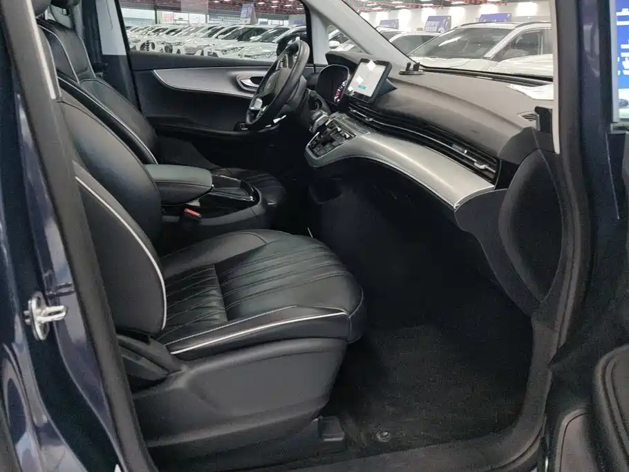 Roewe iMAX8 — миниатюра 8