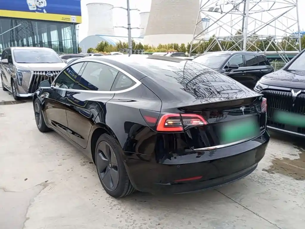 Tesla Model 3 — миниатюра 5