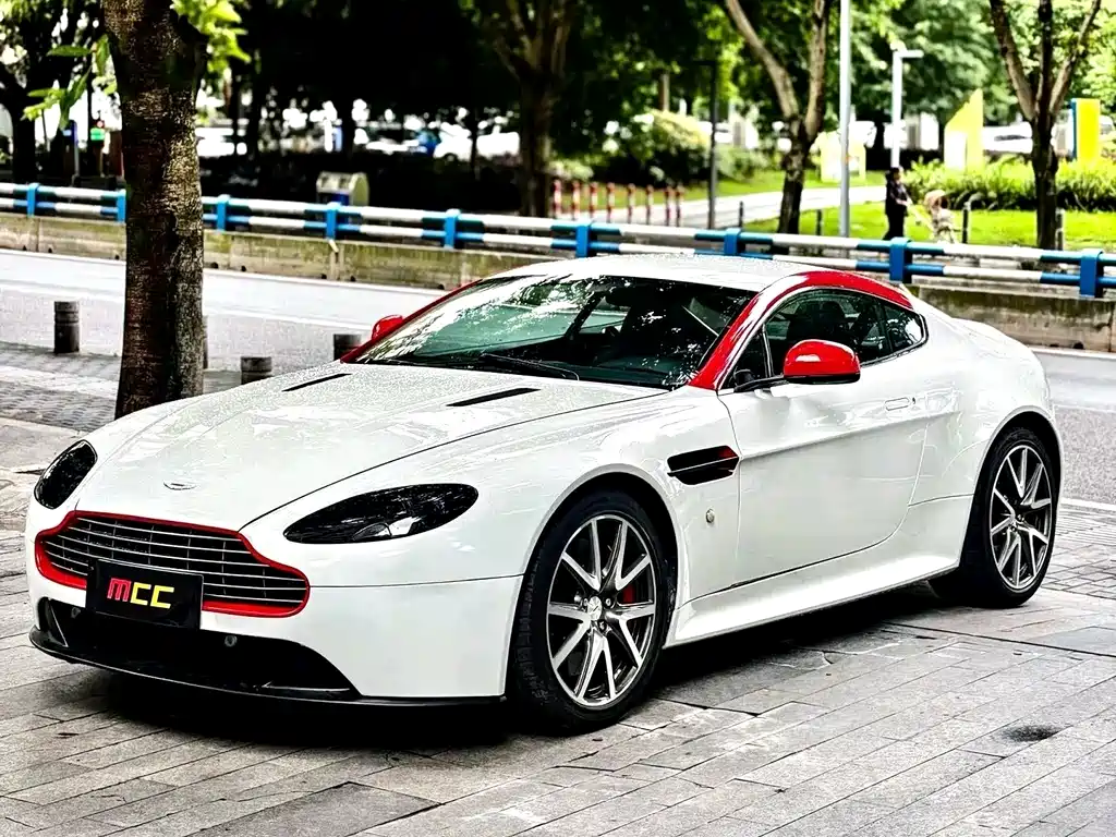 Aston Martin V8 Vantage