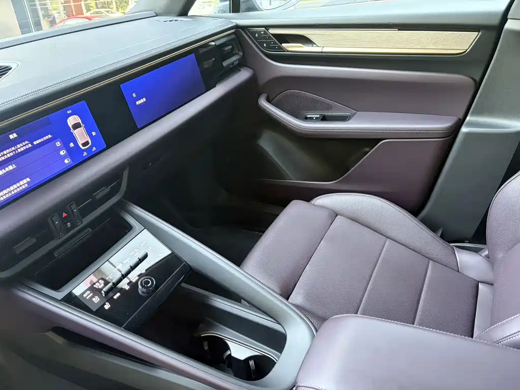 Porsche Macan EV — миниатюра 11