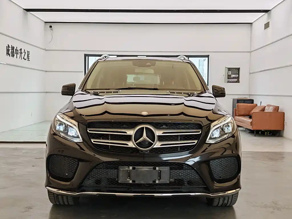 Mercedes-Benz GLE (Import) — миниатюра 2