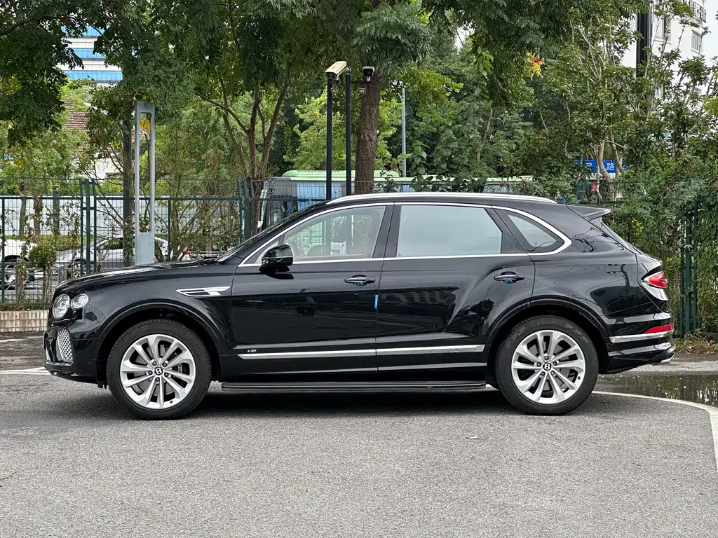 Bentley Bentayga — миниатюра 7
