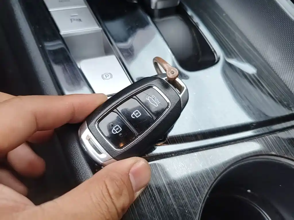 Hyundai Elantra — миниатюра 9