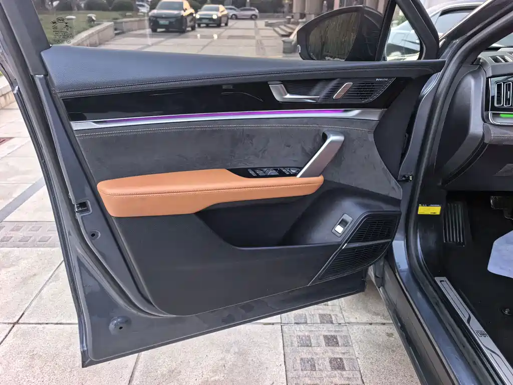 BYD Tang New Energy — миниатюра 17
