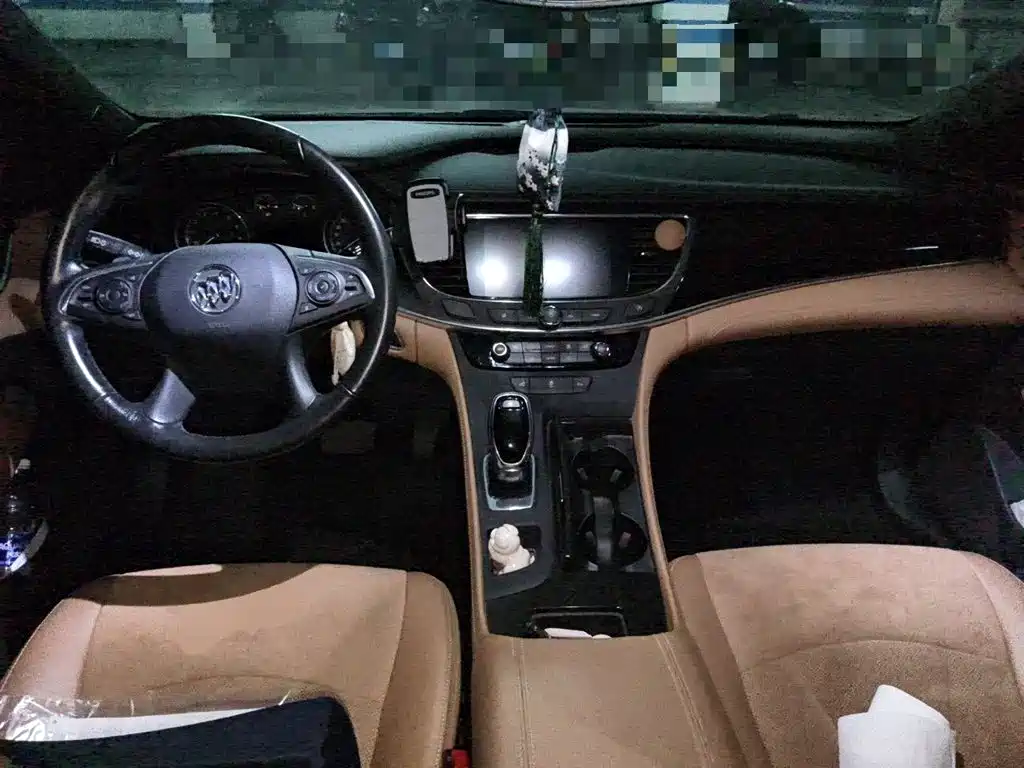 Buick LaCrosse — миниатюра 10