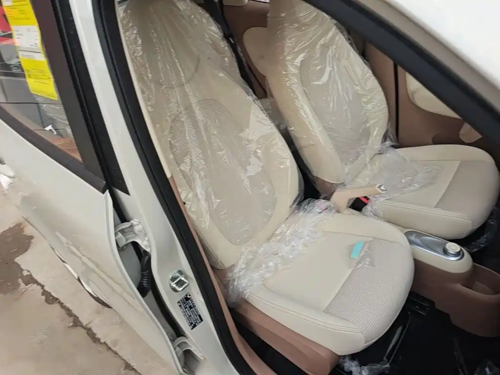 Wuling MINIEV — миниатюра 25