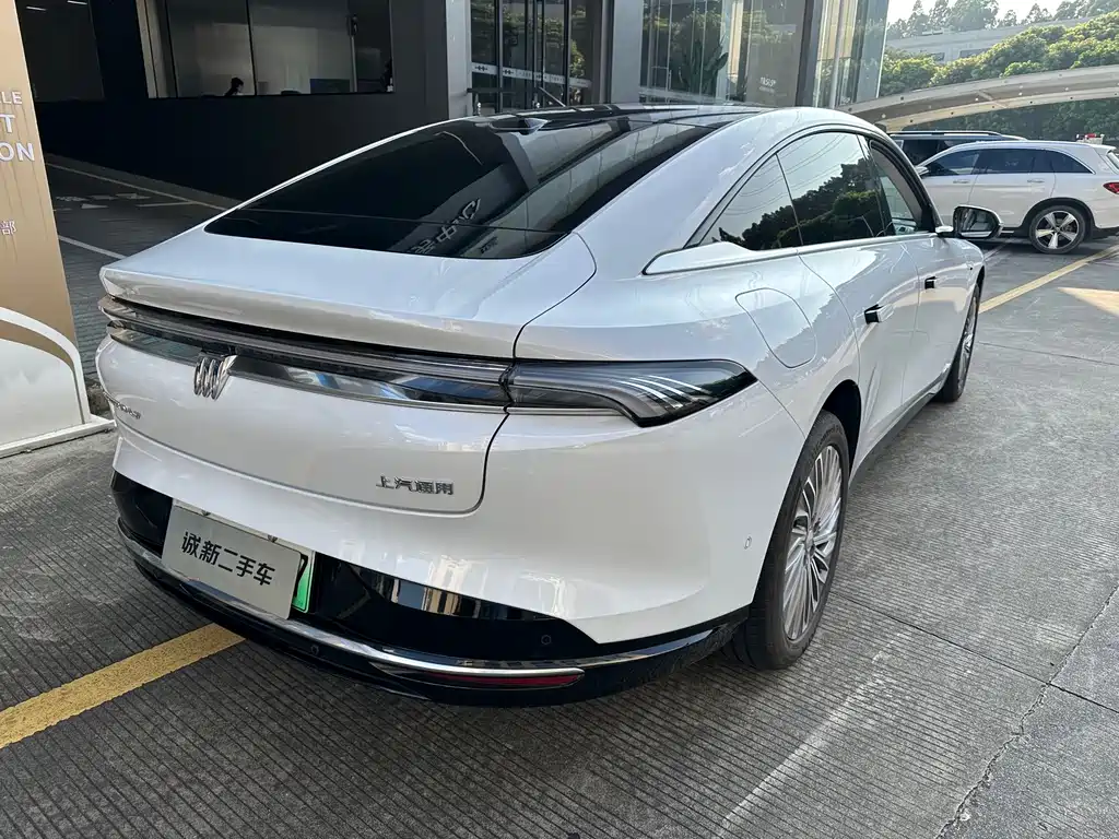 Buick Electra L7 — миниатюра 3