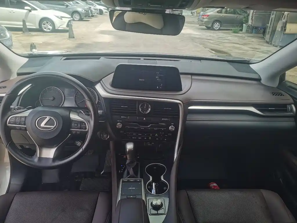 Lexus RX — миниатюра 5