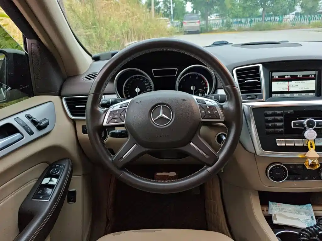 Mercedes-Benz M-Class — миниатюра 13