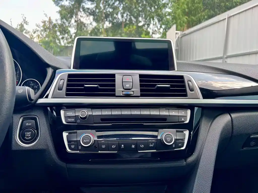 BMW 3 Series — миниатюра 13