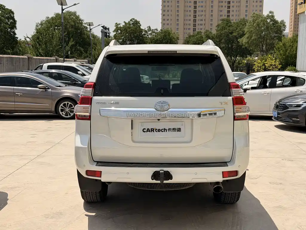 Toyota Land Cruiser Prado 2016 2.7L AT Luxury
