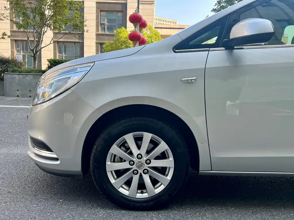 Buick GL8 — миниатюра 6