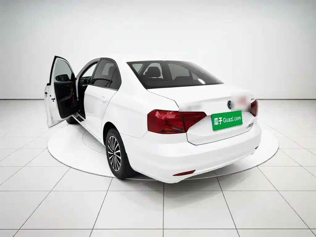 Volkswagen Jetta — миниатюра 4