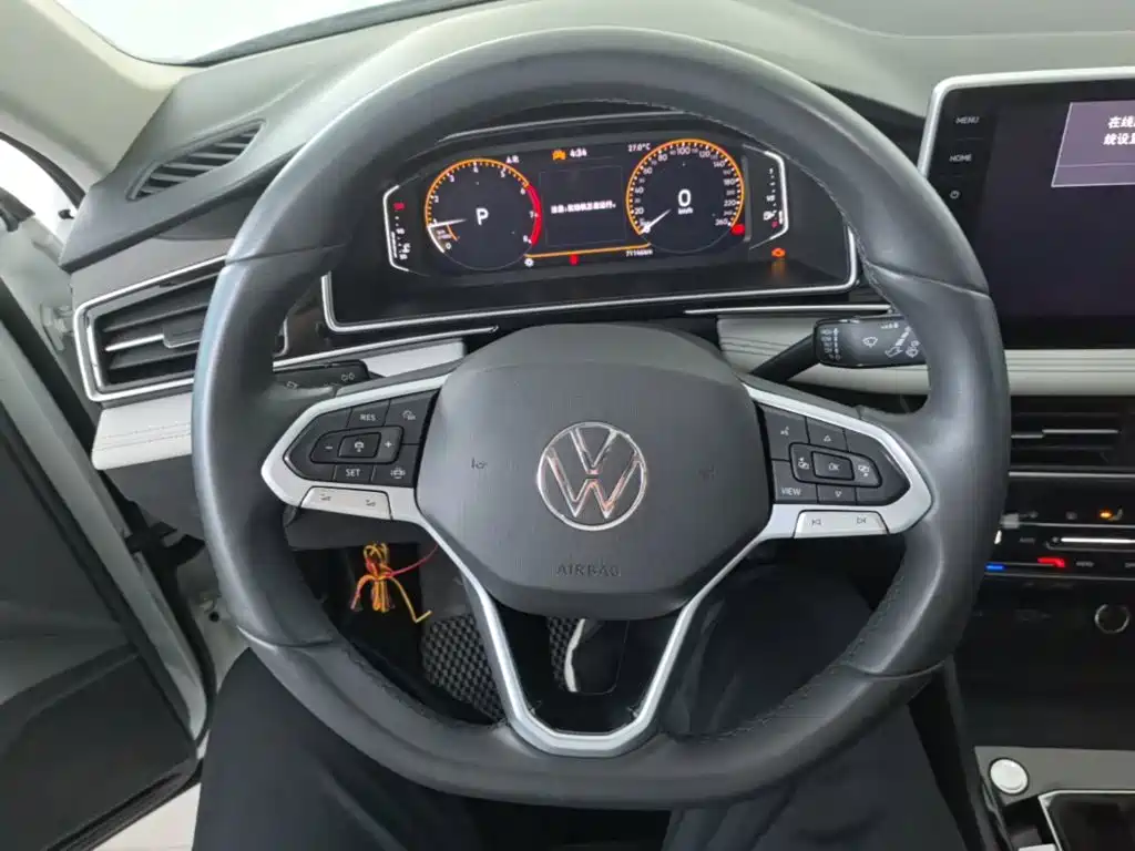Volkswagen Tiguan L — миниатюра 11