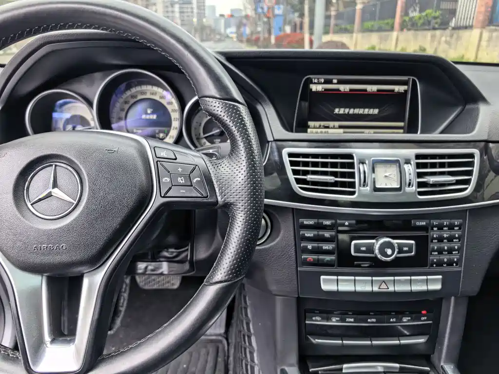 Mercedes-Benz E-Class E 2015 E 260 L Sport Fashion