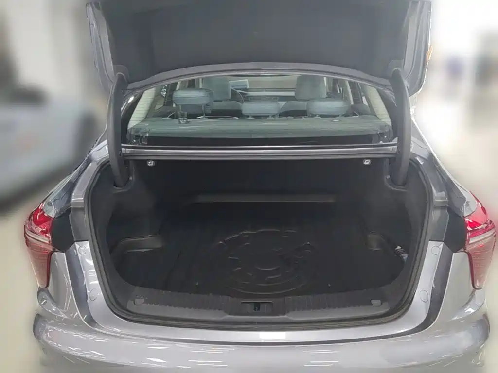 Hongqi Hongqi H5 PHEV — миниатюра 10
