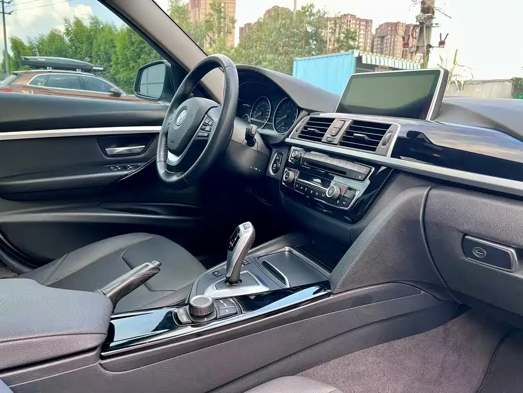 BMW 3 Series — миниатюра 16