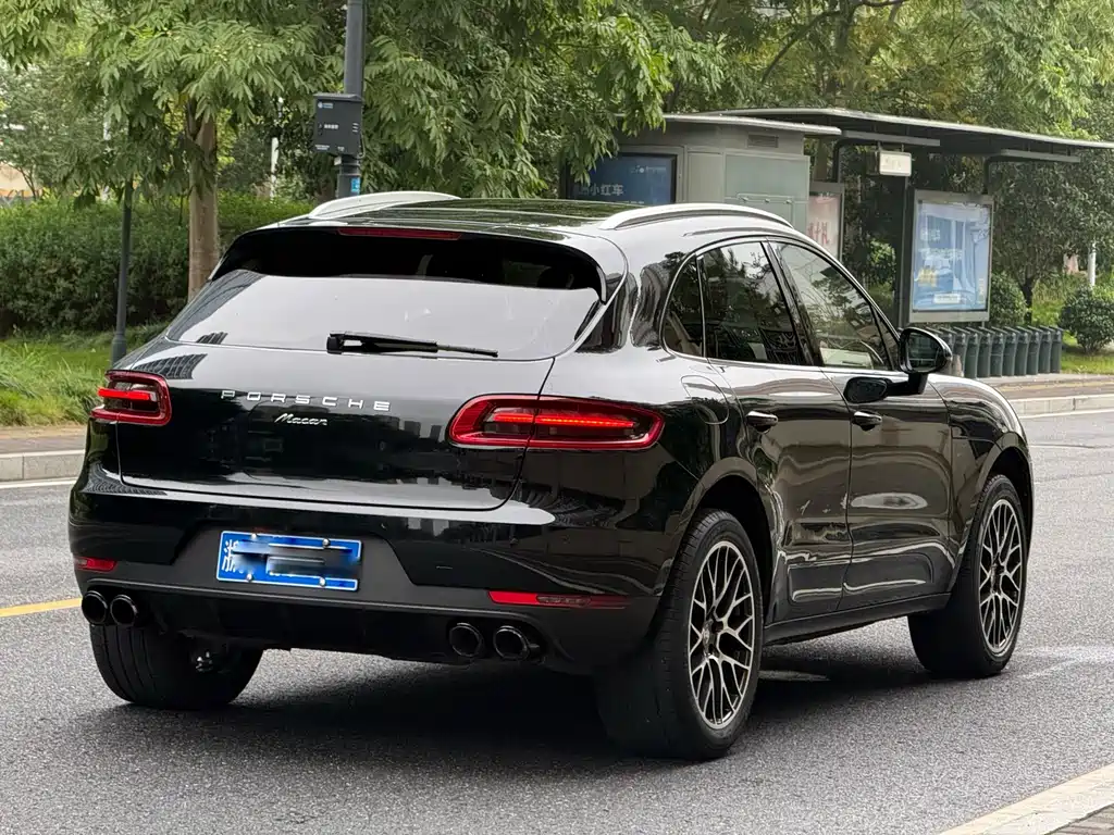 Porsche Macan — миниатюра 10