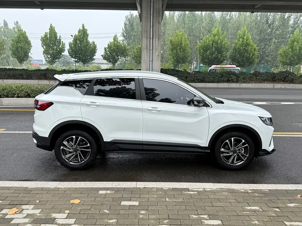 Geely Binyue — миниатюра 7