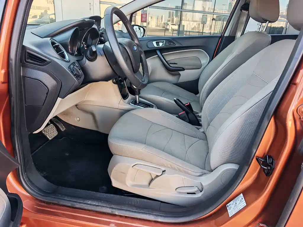 Ford Fiesta — миниатюра 10