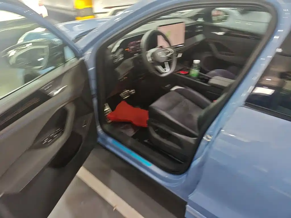 Volkswagen Tiguan L — миниатюра 16