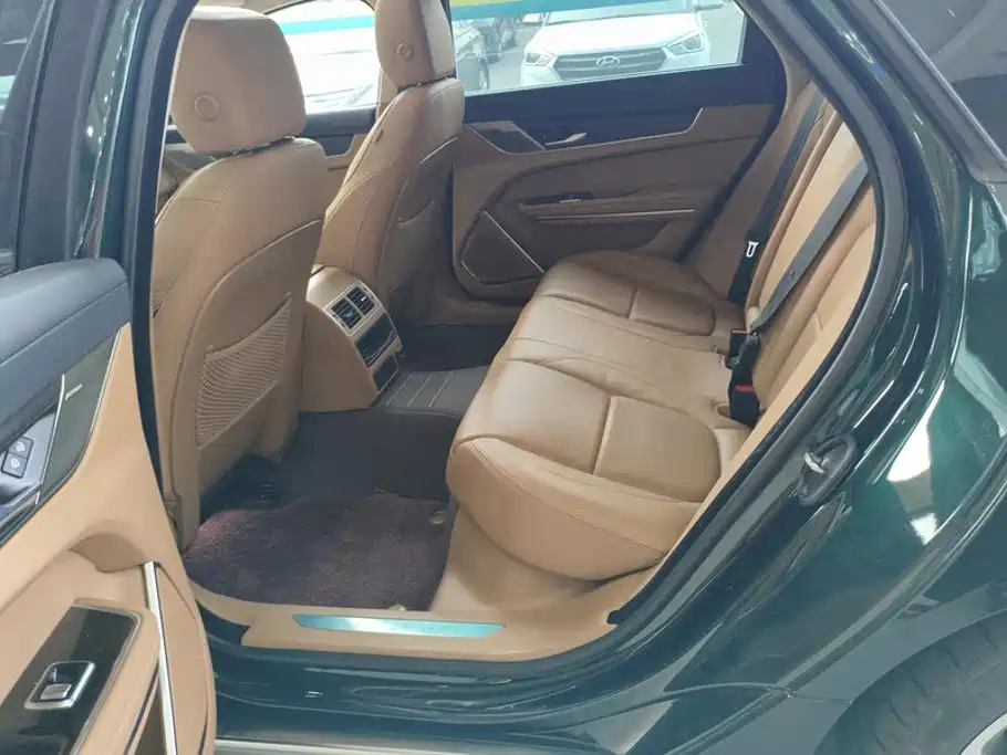 Jaguar XFL — миниатюра 11