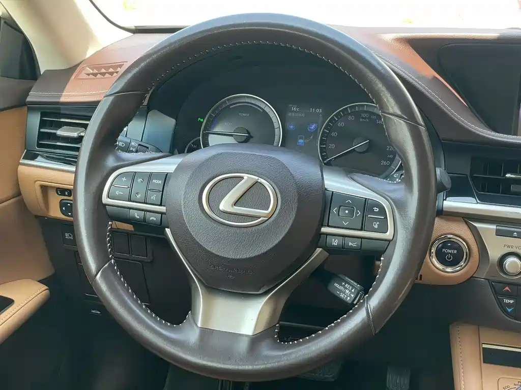 LEXUS ES
