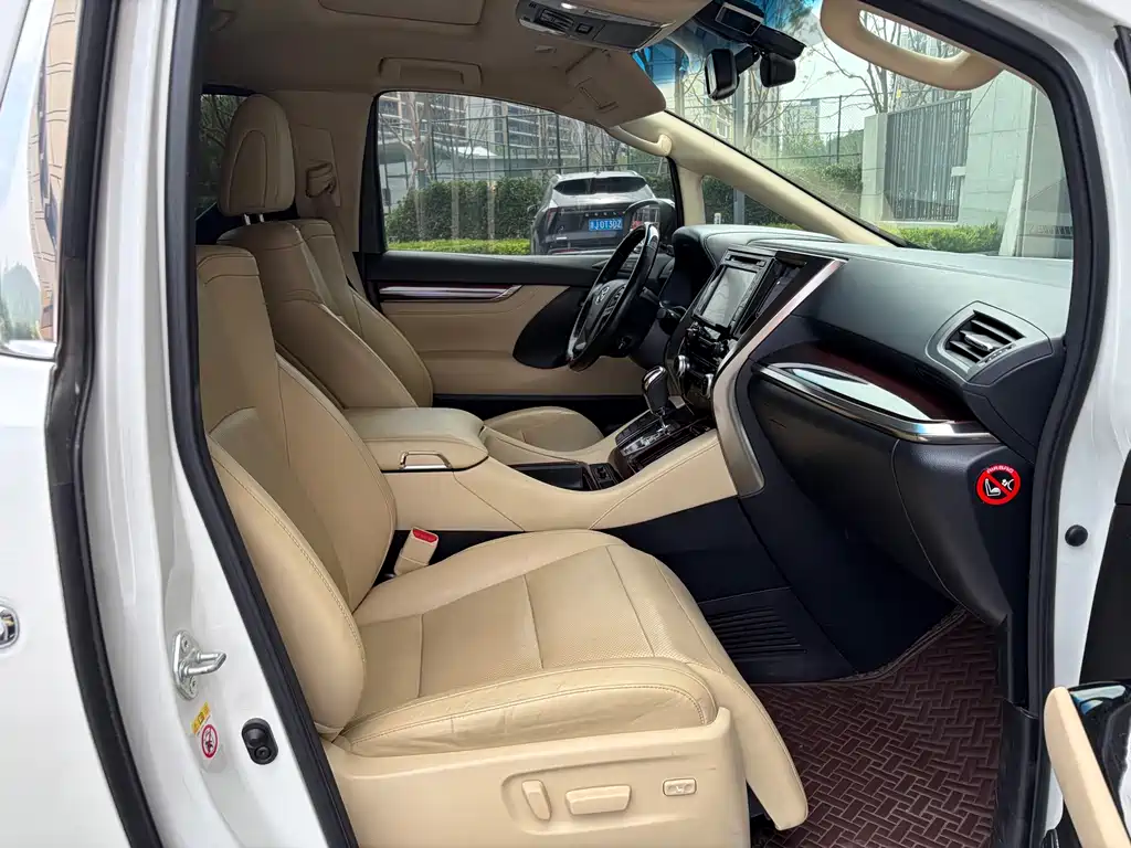Toyota Alphard 2018 3.5L Luxury