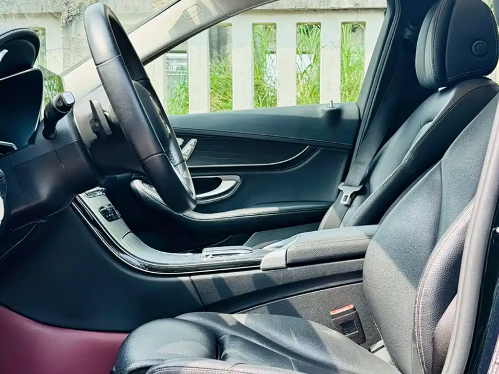Mercedes-Benz C-Class — миниатюра 12