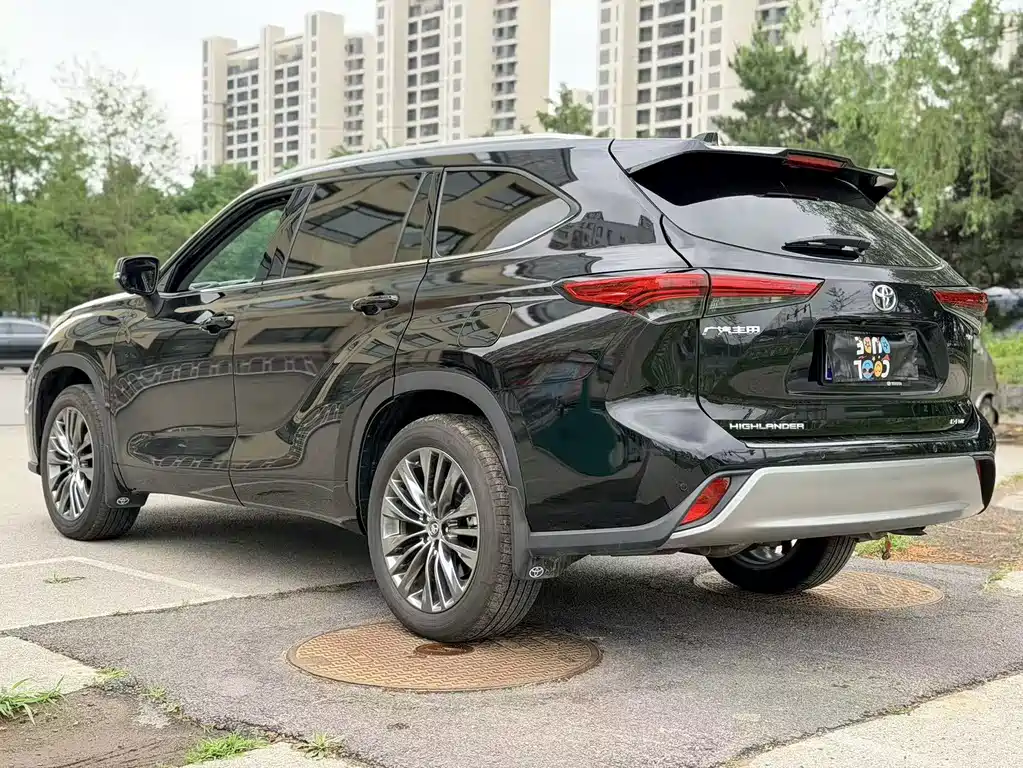 Toyota Highlander 2026 2.5L Luxury 7 мест