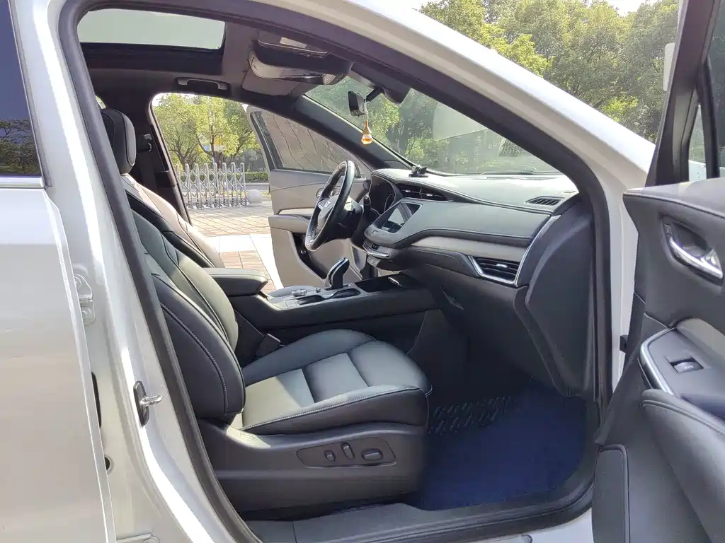 Cadillac XT4 — миниатюра 15