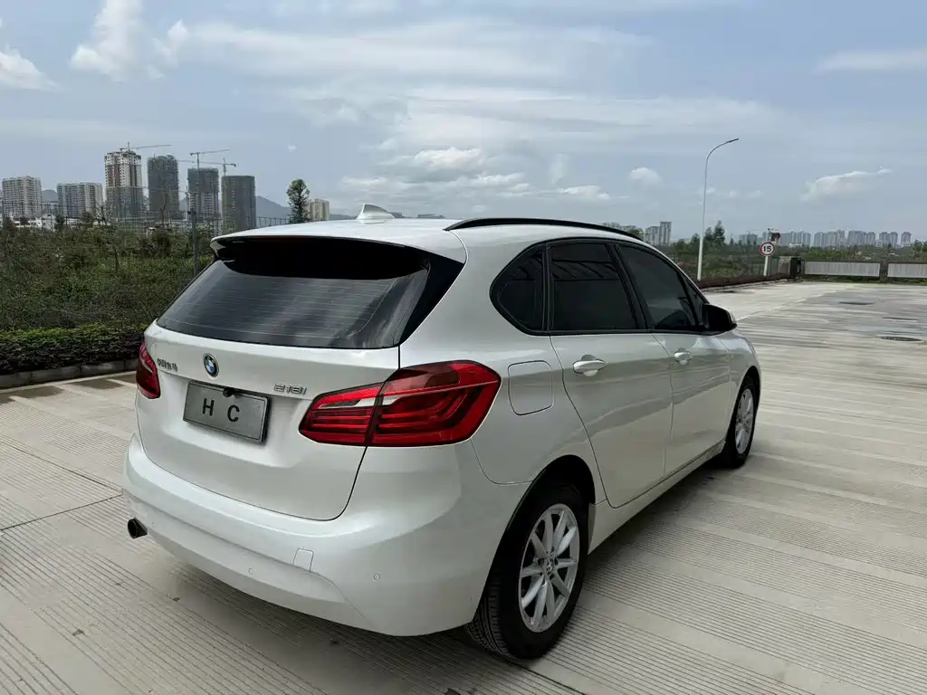 BMW 2 Series Active Tourer — миниатюра 5