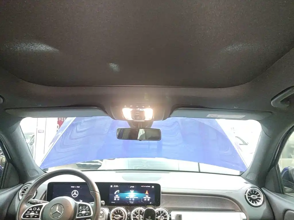 Mercedes-Benz GLB — миниатюра 18