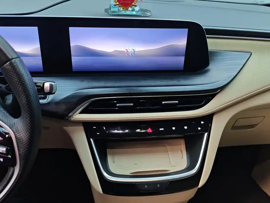 Buick GL8 Hybrid — миниатюра 13