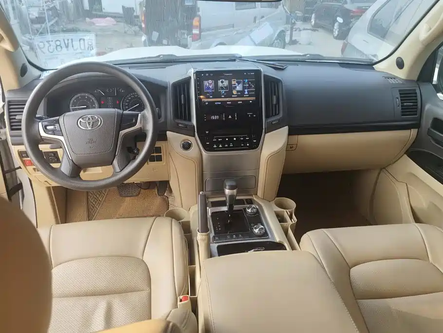 Toyota Land Cruiser — миниатюра 12