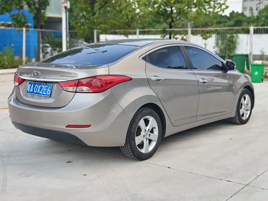 Hyundai Elantra Langdong — миниатюра 6