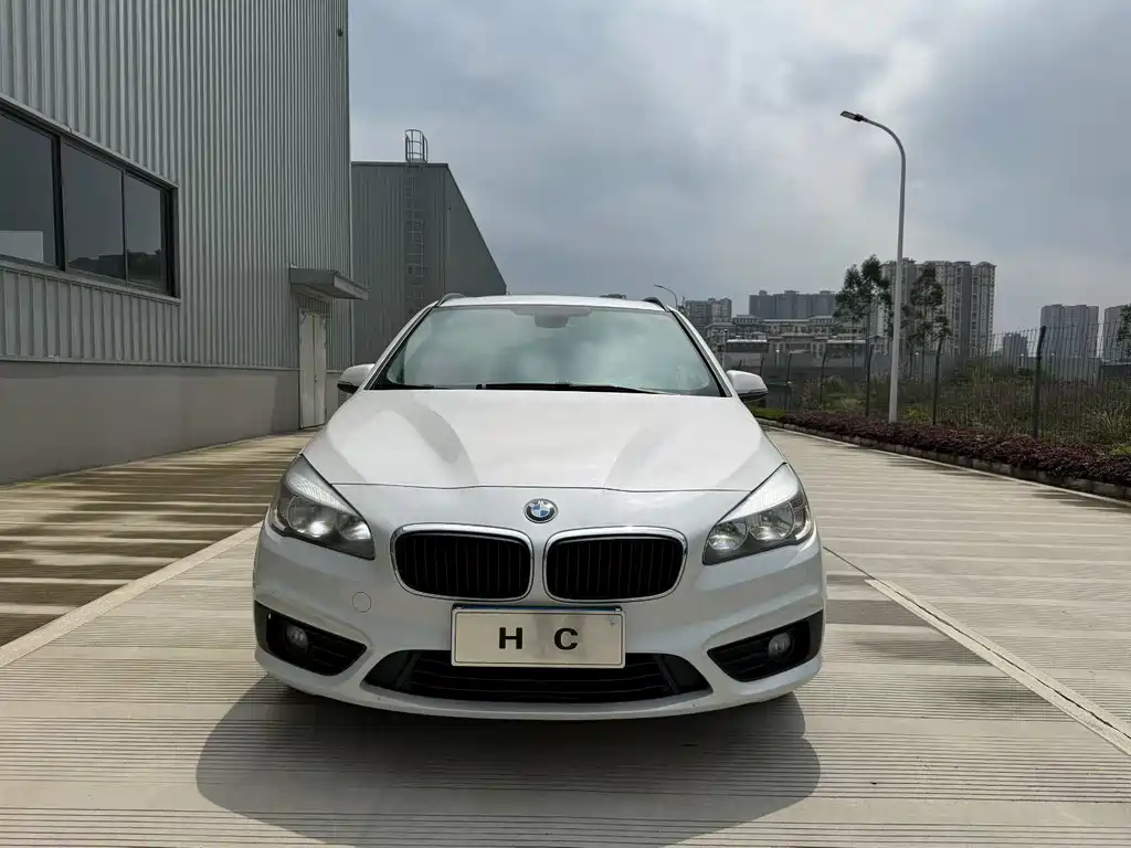 BMW 2 Series Active Tourer — миниатюра 3