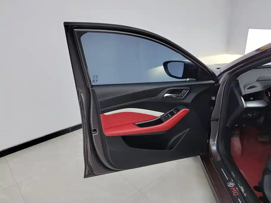 MG MG5 — миниатюра 7