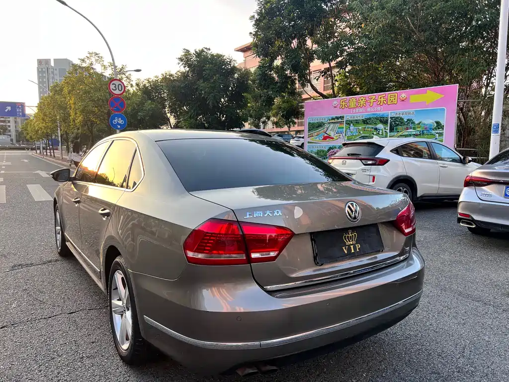 Volkswagen Passat — миниатюра 4