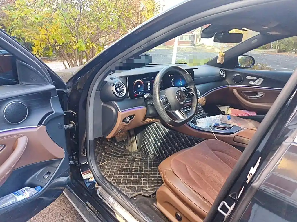 Mercedes-Benz E-Class — миниатюра 12